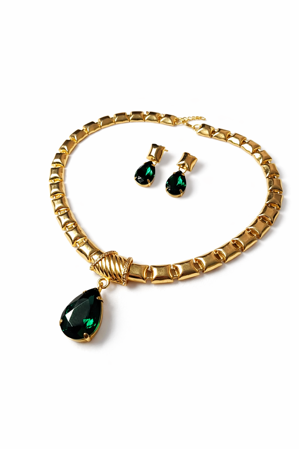 Anti tarnish brass Gold tone Metal Green pendent Necklace and Earrings Set