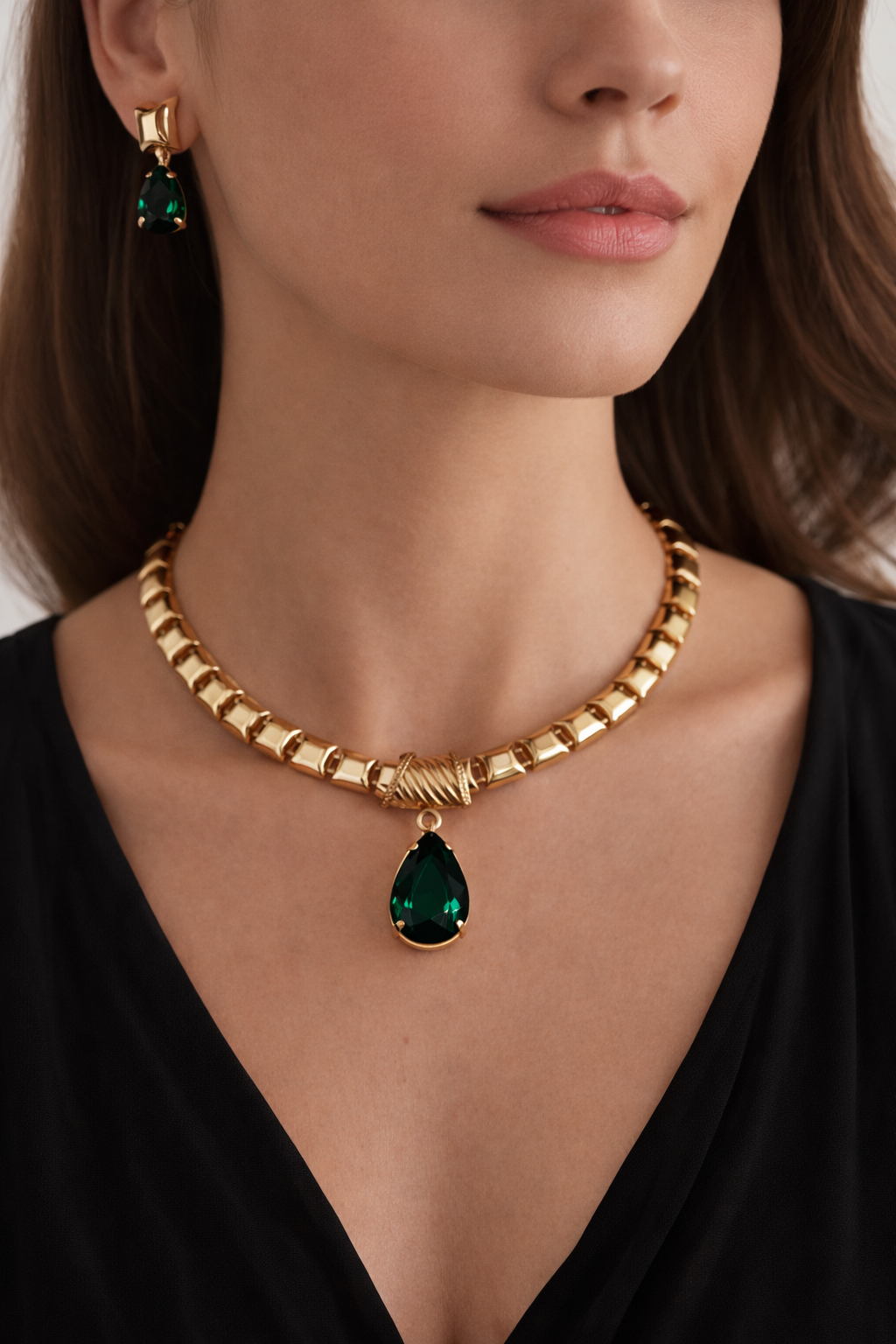 Anti tarnish brass Gold tone Metal Green pendent Necklace and Earrings Set - Image 2