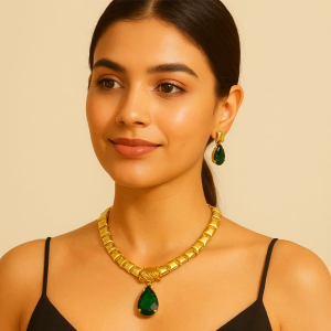 Anti tarnish brass Gold tone Metal Green pendent Necklace and Earrings Set