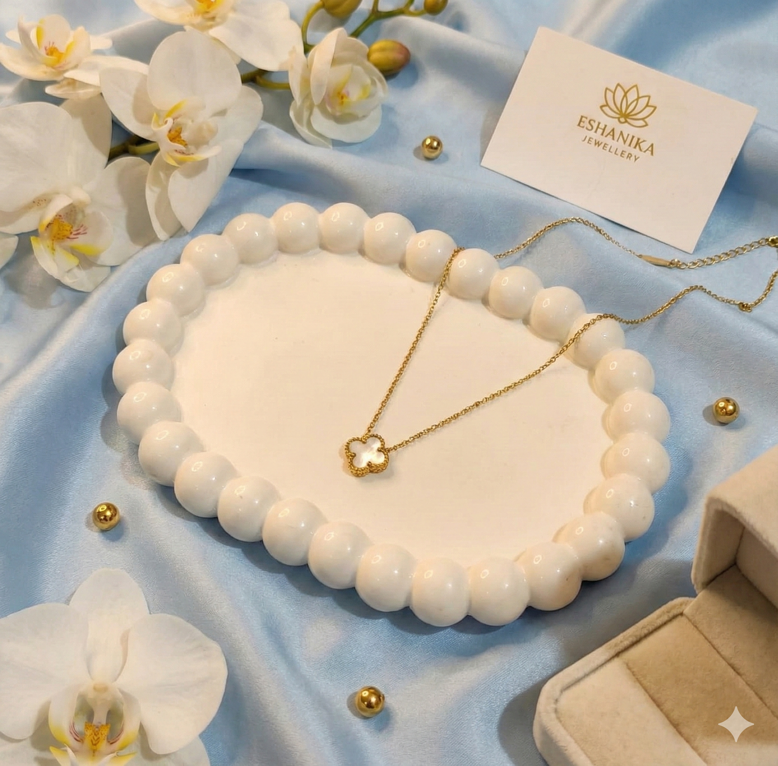 Stainless Steel Gold Plated set of White Anti Tarnish Clover Pendent chain For Girls And Women