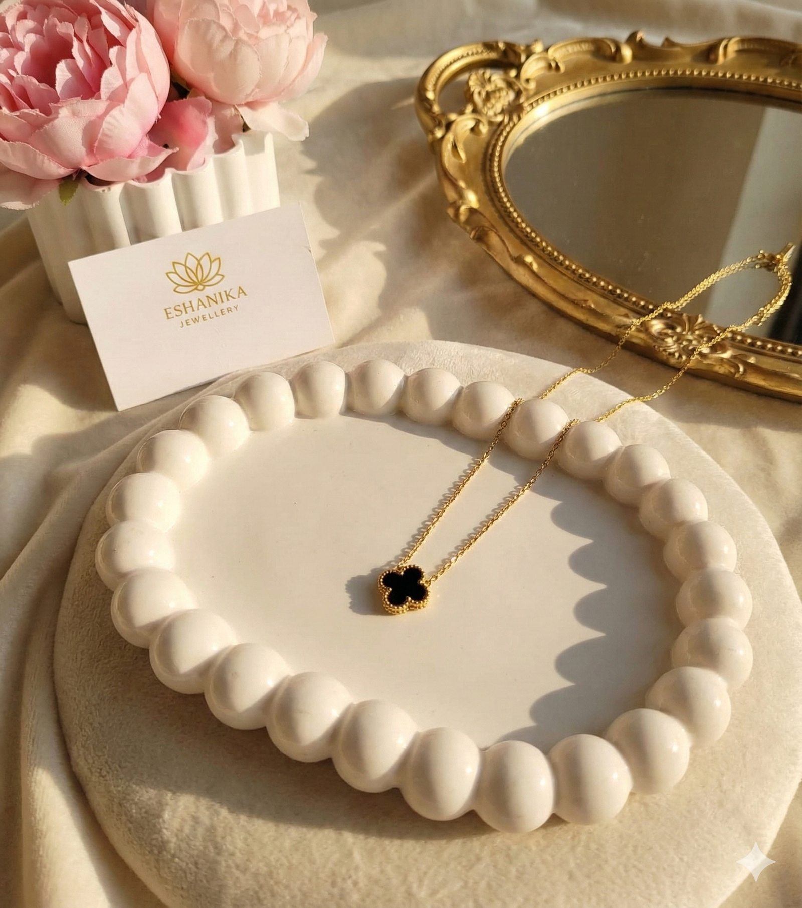 Stainless Steel Gold Plated set of black Anti Tarnish Clover Pendent chain For Girls And Women