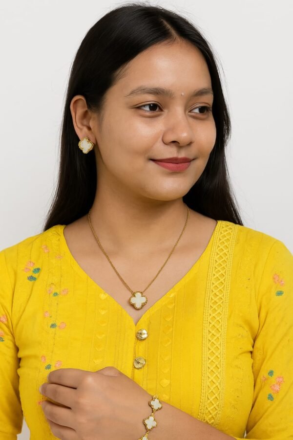 Anti Tarnish White Clover earrings - Image 3