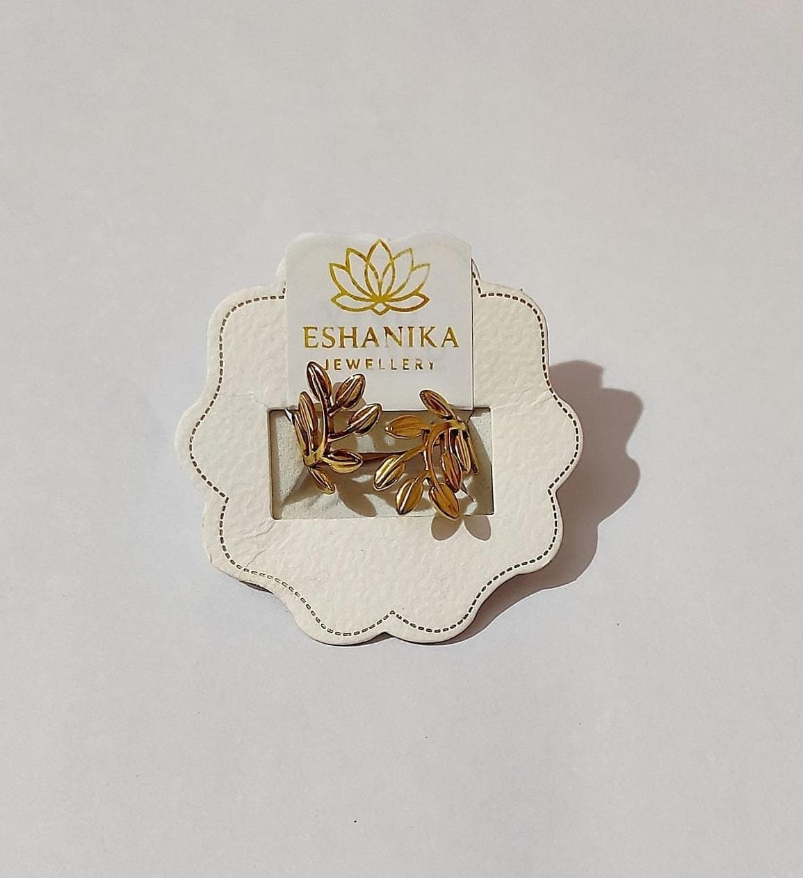 Gold Plated Anti Tarnish Stainless Steel Leaf Themed Adjustable Finger ring - Image 3