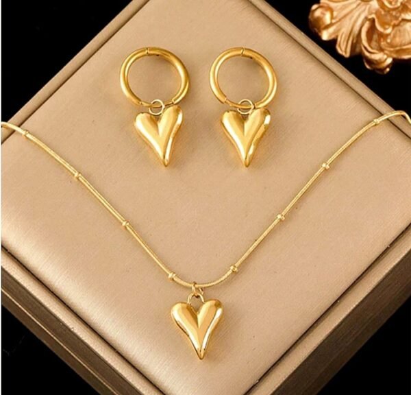 Anti Tarnish Heart Themed Pendent Chain With Earrings18k gold plated for Women