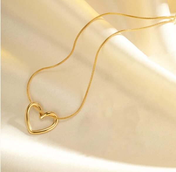 Anti Tarnish Heart Themed Pendent Chain18k gold plated for Women