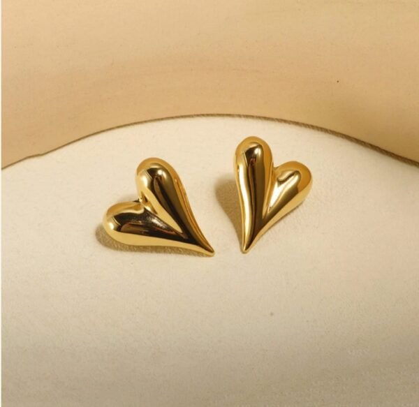 Anti Tarnish Heart Shape Stud earrings