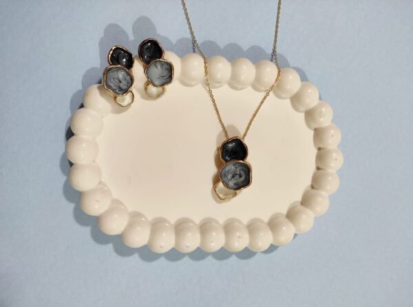 Anti Tarnish Grey Black and White Pendent Chain With Earrings18k gold plated for Women - Image 2