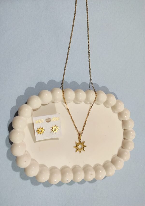 Stainless Steel Gold Plated set of Anti Tarnish Sun Shape Pendent chain With Earrring For Girls And Women