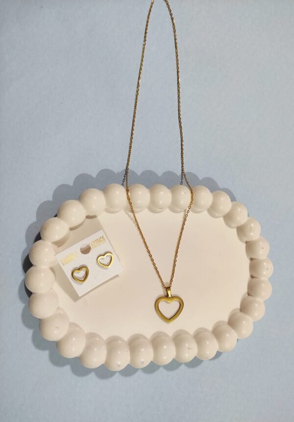 Stainless Steel Gold Plated set of Anti Tarnish Heart Shape Pendent chain With Earrring For Girls And Women