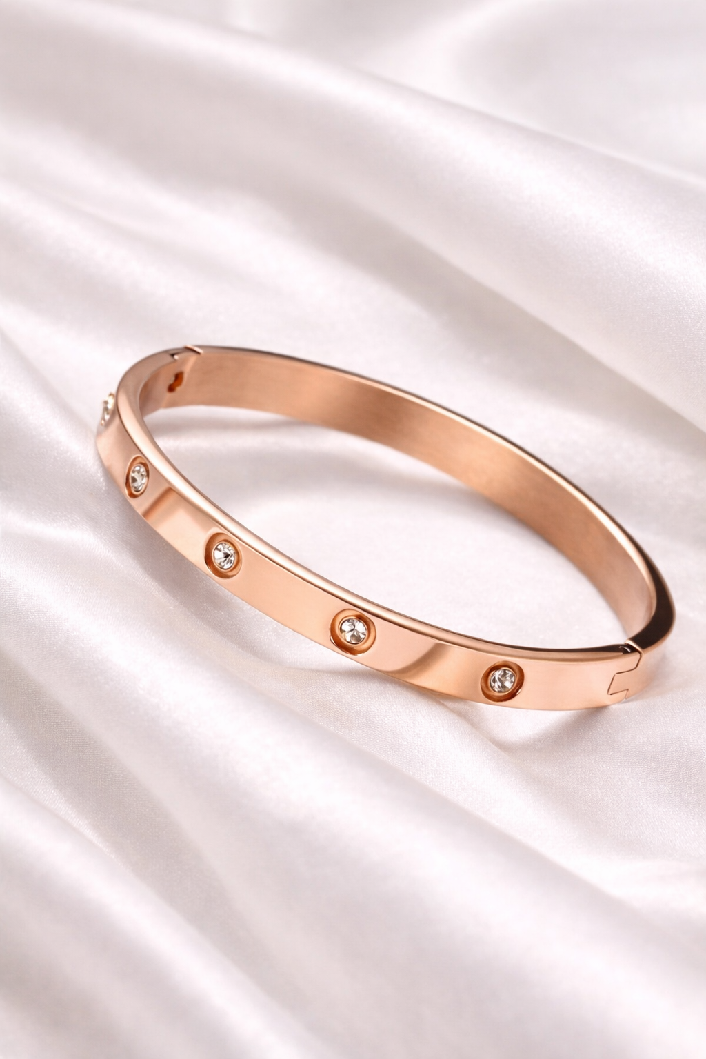 Stainless Steel Contemporary Anti Tarnish Rose Gold Plated Love AD Bracelet for Women - Image 2