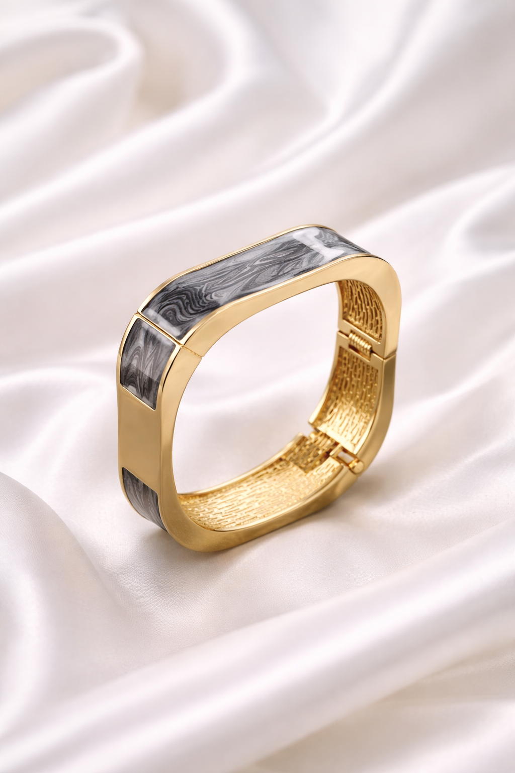 Anti Tarnish Enamel Kada for Women | Premium Gold Plated Bracelet